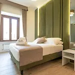 Flat 285 La