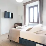 Flat 285 La 4*