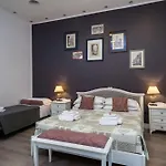 Flat 285 La 4* רומא