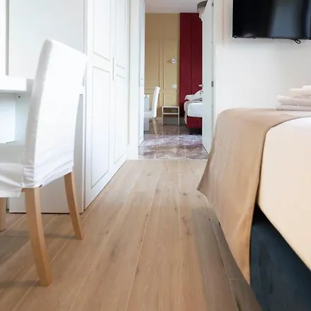 Flat 285 La 4* ローマ