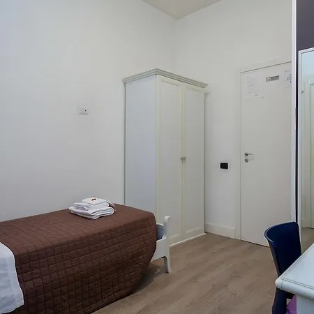 Flat 285 La Πανσιόν 4*