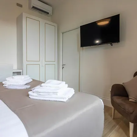 Πανσιόν Flat 285 La