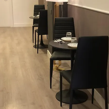 Flat 285 La Πανσιόν